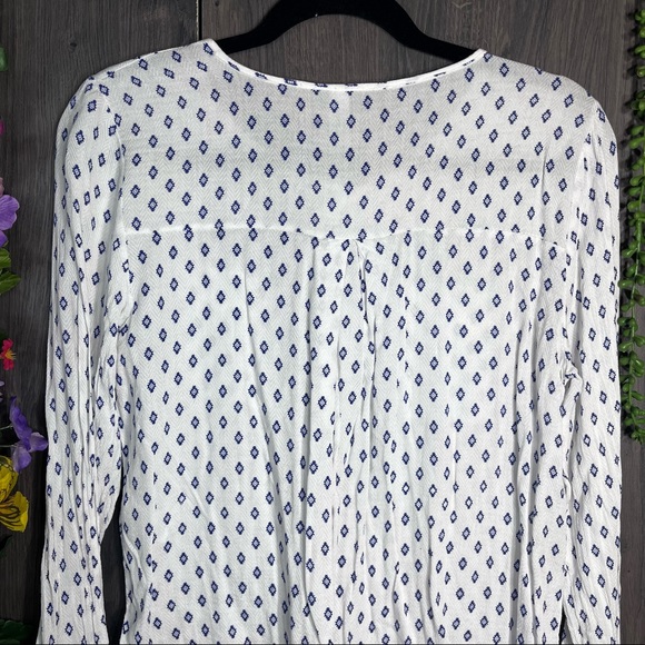 +💙2/$40💙Design Lab Printed Button Down Long Sleeve Blouse Size Small - Picture 14 of 15